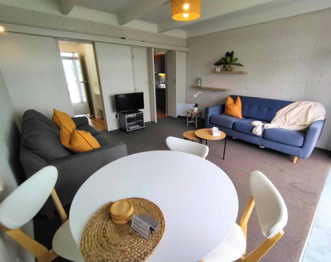 Whispering Sands Beachfront Motel Gisborne Exterior photo