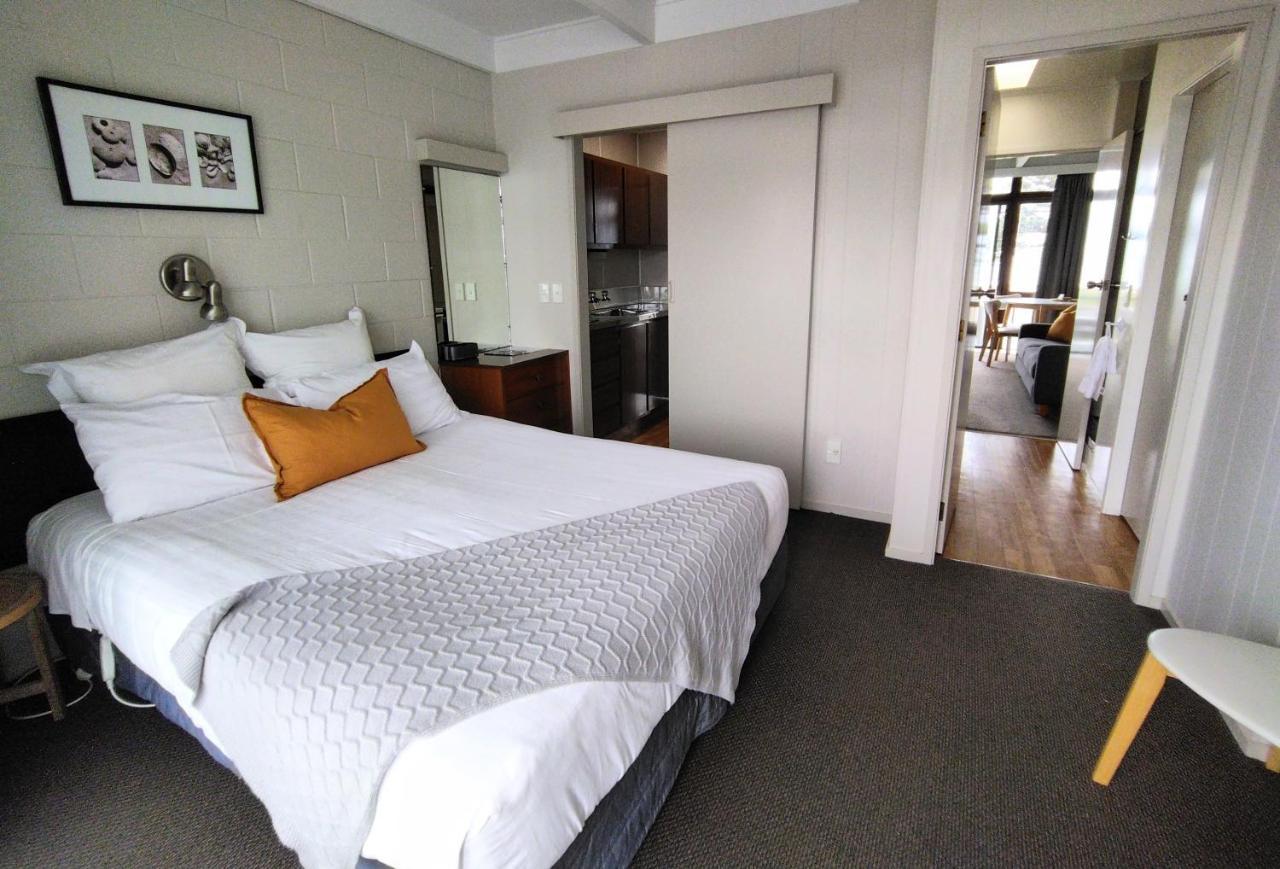 Whispering Sands Beachfront Motel Gisborne Exterior photo